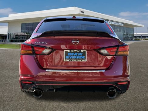 Used 2023 Nissan Altima 2.5 SR w/ SR Premium Package image 9