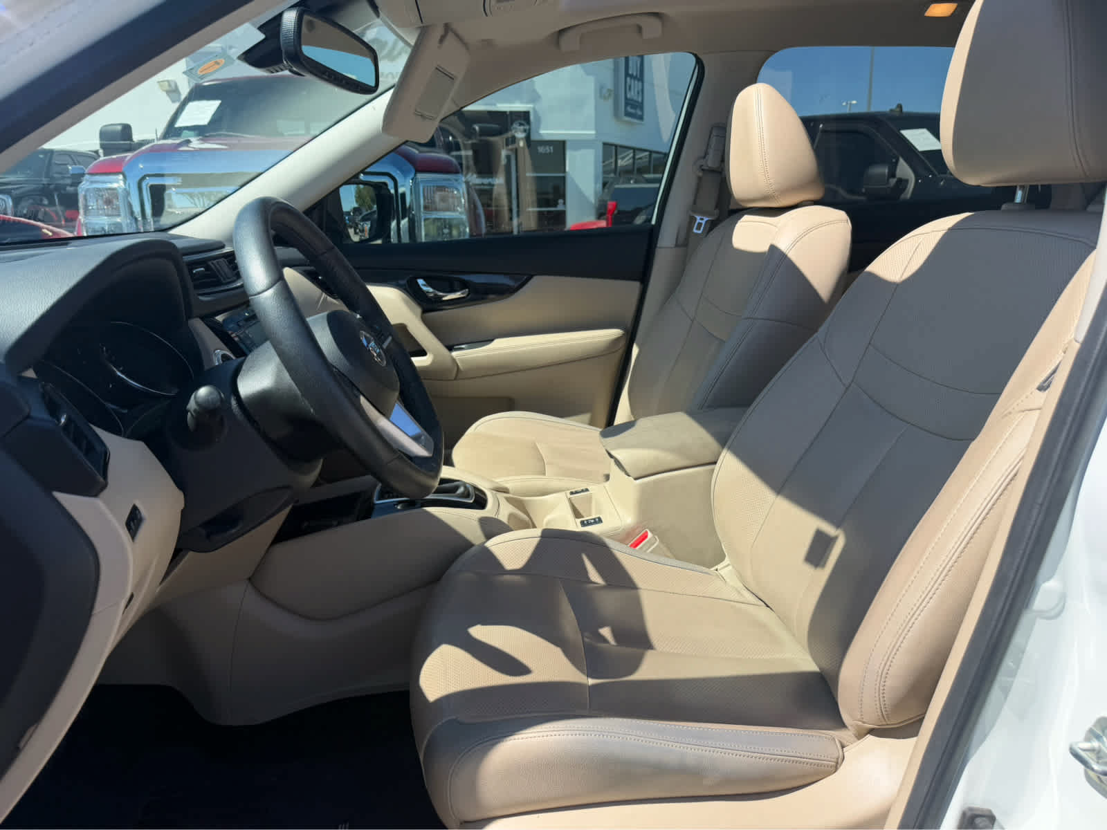 Used 2019 Nissan Rogue SL w/ Premium Package FWD image 5