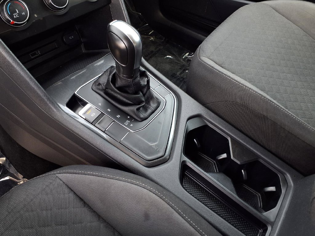 Used 2018 Volkswagen Tiguan S FWD image 19