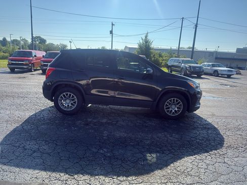 Used 2020 Chevrolet Trax LS FWD image 7