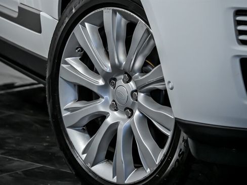 Used 2015 Land Rover Range Rover Supercharged AWD/4WD image 3