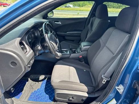 Used 2021 Dodge Charger SXT w/ Blacktop Package RWD image 7