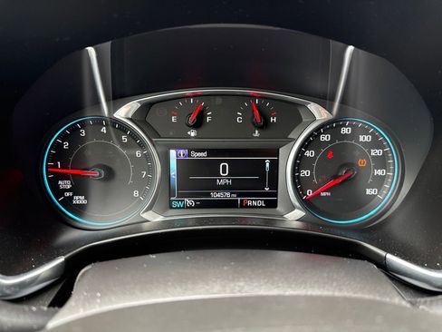 Used 2018 Chevrolet Equinox Premier FWD image 15