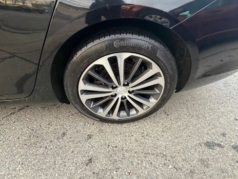 Used 2018 Buick Regal Essence image 9