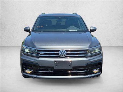 Used 2018 Volkswagen Tiguan SEL Premium AWD/4WD image 2