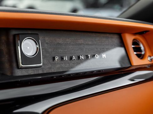 Used 2022 Rolls-Royce Phantom Extended Wheelbase image 42