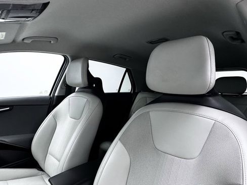 Used 2023 Kia Niro EX image 20