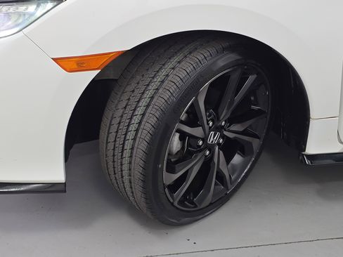 Used 2018 Honda Civic Sport Touring image 32