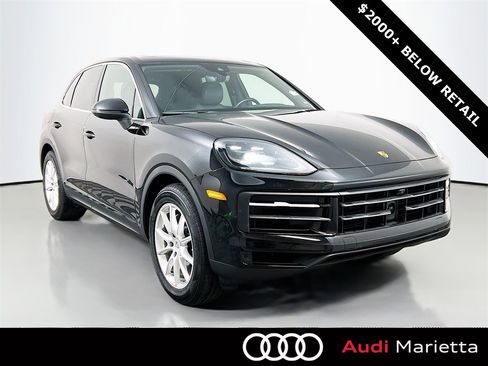 Used 2024 Porsche Cayenne image 1