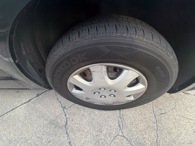 Used 2011 Dodge Grand Caravan Express FWD image 39