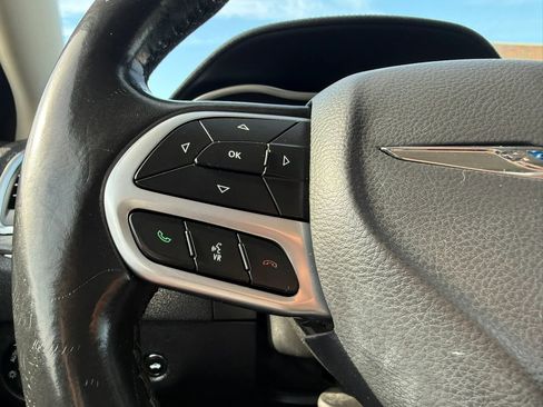 Used 2019 Chrysler 300 Touring RWD image 28