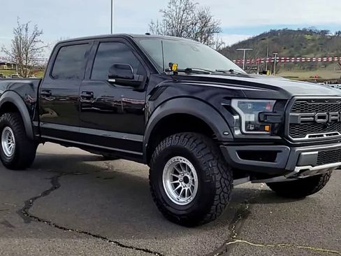 Used 2017 Ford F150 Raptor w/ Equipment Group 802A Luxury image 2