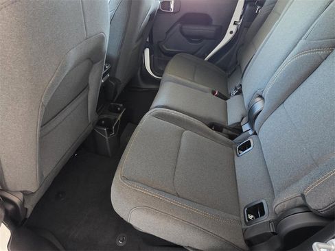 New 2025 Jeep Gladiator Sport image 9