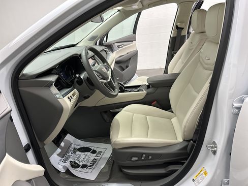 Used 2025 Cadillac XT5 Premium Luxury image 19