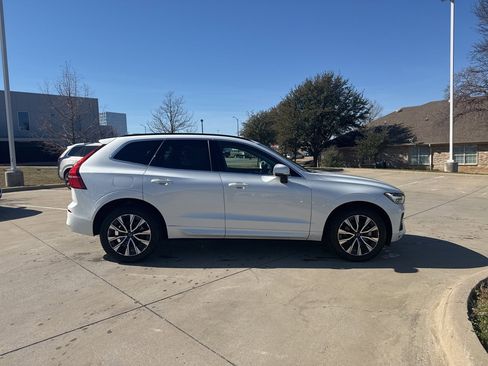 Certified 2023 Volvo XC60 B5 Core image 4