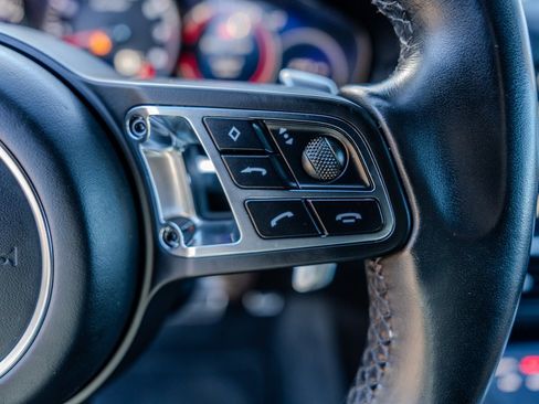 Used 2019 Porsche Cayenne Turbo w/ Sportdesign Package image 17