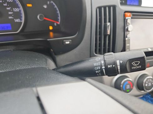 Used 2010 Hyundai Elantra GLS image 17