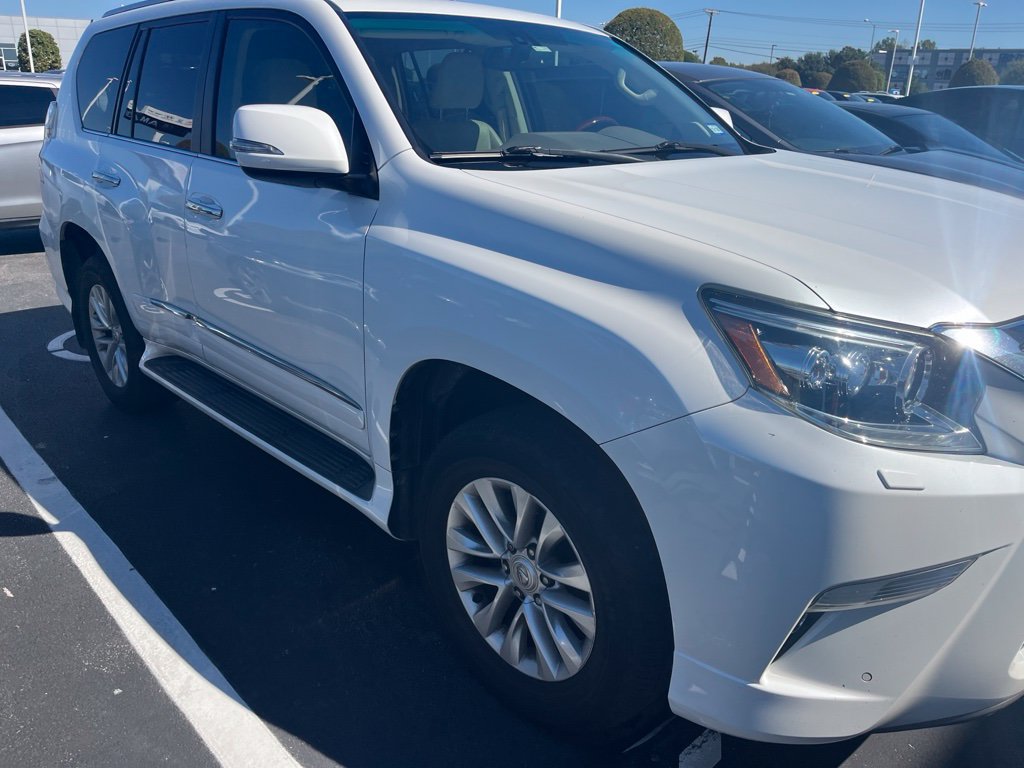 Used 2015 Lexus GX 460 w/ Premium Package AWD/4WD image 3