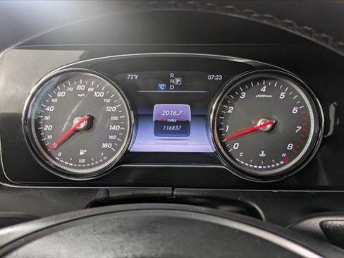 Used 2017 Mercedes-Benz E 400 4MATIC Wagon image 29