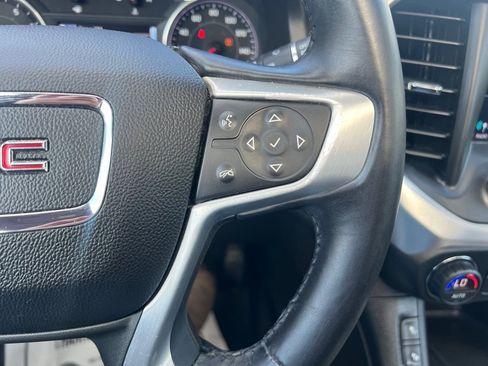 Used 2018 GMC Acadia SLT w/ LPO, Floor Liner Package AWD/4WD image 16