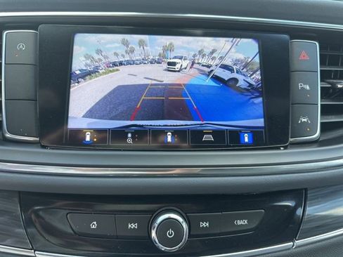 Used 2024 Buick Enclave Premium image 27