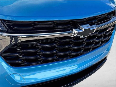 Used 2025 Chevrolet Trax RS w/ Driver Confidence Package FWD image 27