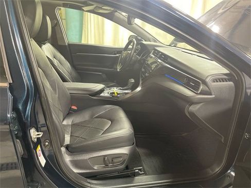 Used 2019 Toyota Camry XLE image 24
