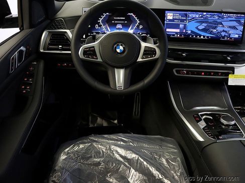 Used 2026 BMW X5 xDrive40i w/ M Sport Package image 11