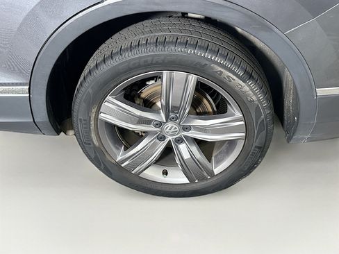 Used 2021 Volkswagen Tiguan SEL AWD/4WD image 11