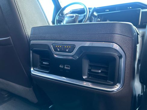 Used 2025 GMC Sierra 3500 Denali w/ Denali Reserve Package image 19