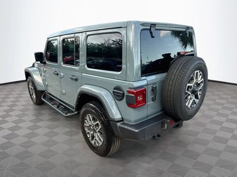 Used 2024 Jeep Wrangler Unlimited Sahara w/ Technology Group AWD/4WD image 8