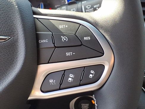 New 2026 Chrysler Pacifica Select image 14