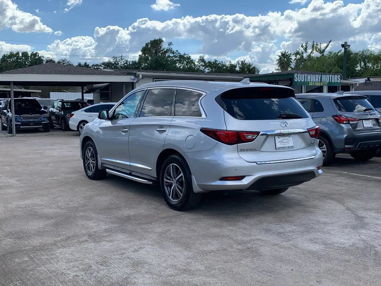 Used 2017 INFINITI QX60 FWD w/ Premium Plus Package image 5