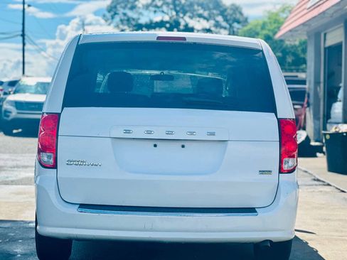 Used 2016 Dodge Grand Caravan SE w/ Quick Order Package 29E SE FWD image 6