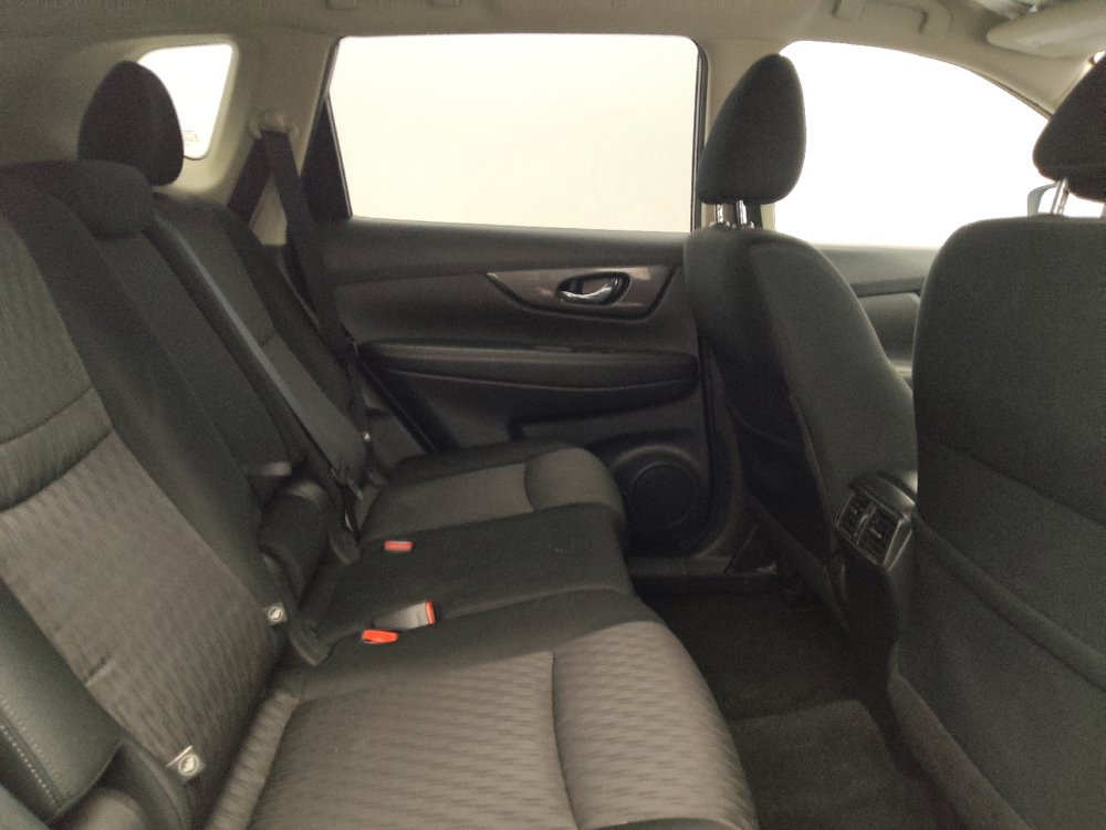 Used 2019 Nissan Rogue SV FWD image 19