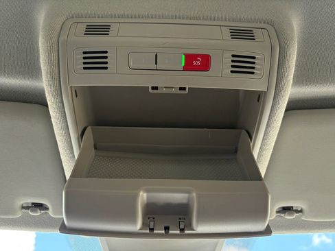 Used 2023 Volkswagen Tiguan SE FWD image 29