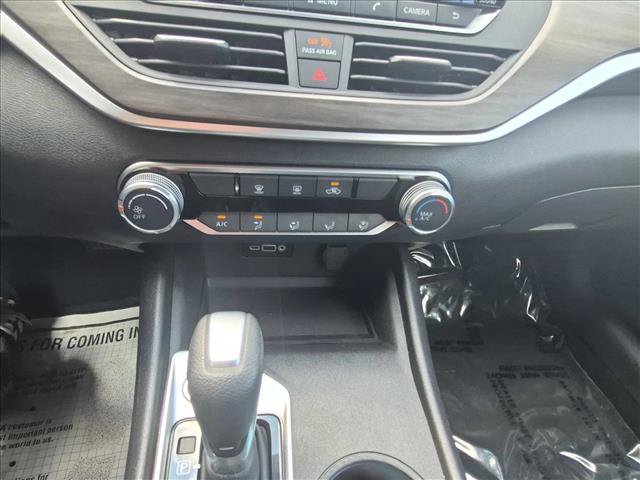Used 2025 Nissan Altima 2.5 SV FWD image 15