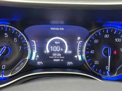 Used 2023 Chrysler Pacifica Touring-L w/ S Appearance Package AWD/4WD image 17