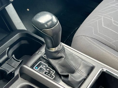 Used 2016 Toyota Tacoma TRD Off-Road image 20