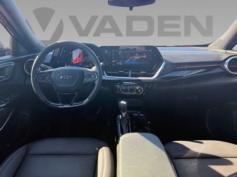 Used 2024 Chevrolet Trax RS image 2