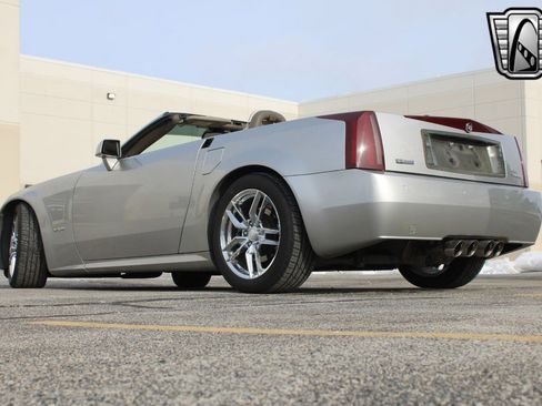 Used 2005 Cadillac XLR image 6