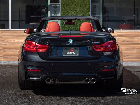 Used 2018 BMW M4 Convertible image 12