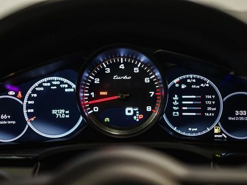 Used 2022 Porsche Cayenne Turbo image 24