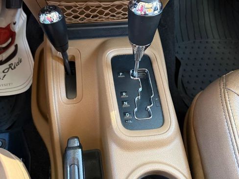 Used 2015 Jeep Wrangler Unlimited Sahara w/ Connectivity Group image 14