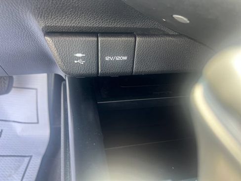 Used 2018 Toyota Camry XSE FWD image 19