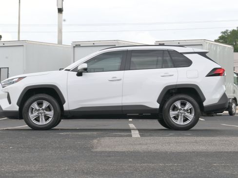 Used 2025 Toyota RAV4 XLE w/ Convenience Package FWD image 7