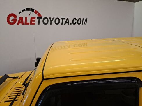 Used 2015 Jeep Wrangler Unlimited Rubicon image 8