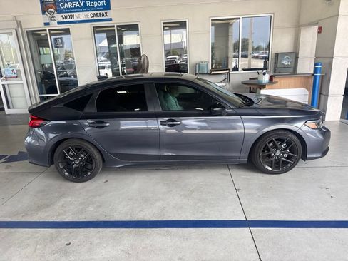 Used 2025 Honda Civic Sport image 4