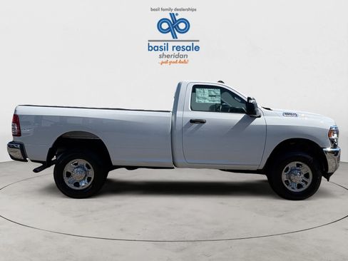 Used 2024 RAM 2500 Tradesman w/ Chrome Appearance Group AWD/4WD image 7