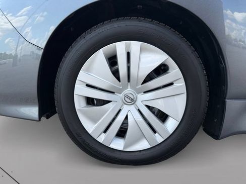 Used 2024 Nissan Leaf S FWD image 9